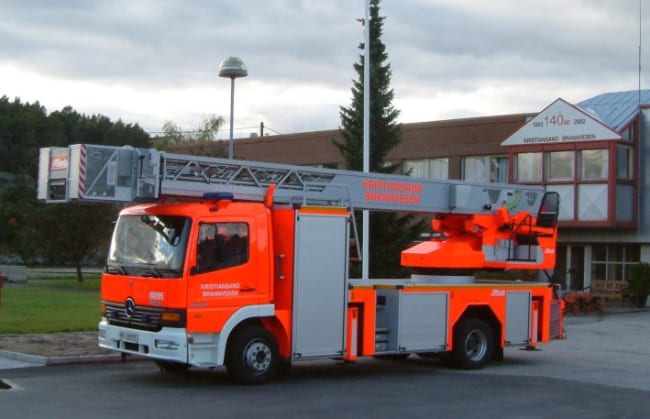 Maskinstige Metz DL 30 PLC påbygget MB Atego 1528F - Kristiansand Brannvesen
