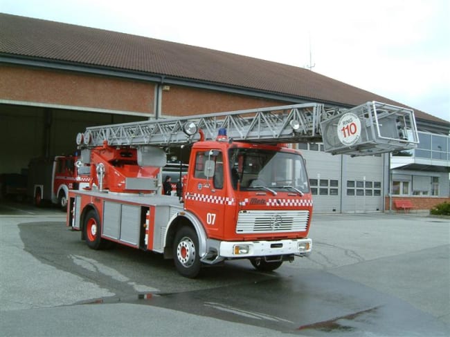 Stigebil Metz DL30 på MB 1419 4x2 1977 mod.