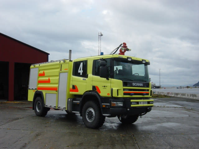 Flyplassbrannbil Trondheim Lufthavn FLF 6000/400 på Scania 124CB 4x4, 470 hk, Automat