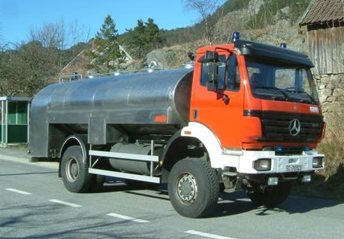 Tankbil GTLF 10000 på brukt Mercedes 1831AK 4x4, 310 hk, EPS