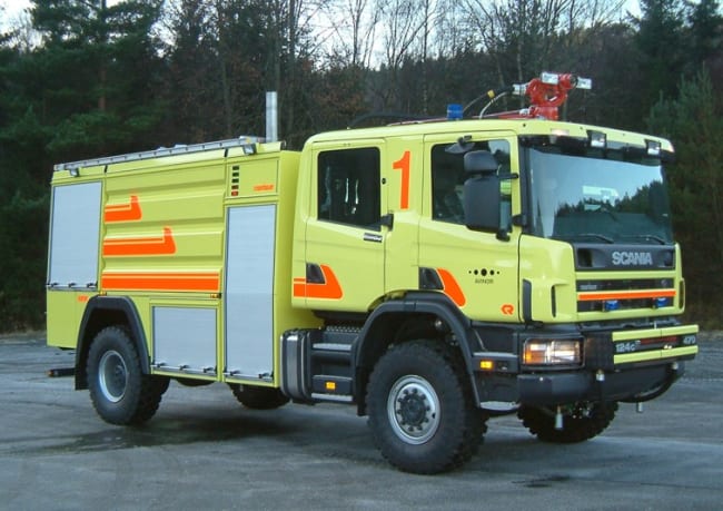 Flyplassbrannbil Kristiansund Lufthavn FLF 6000/400 på Scania 124CB 4x4, 470 hk, Automat
