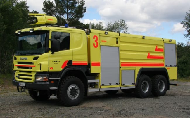 Flyplassbrannbil til Harstad/Narvik lufthavn Evenes, FLF 10300/600 på Scania P470CB 6x6, 470 hk, Automat