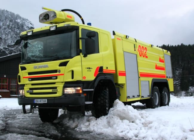 Flyplassbrannbil til Bergen lufthavn Flesland, FLF 10300/600/250 på Scania P470CB 6x6, 470 hk, Automat