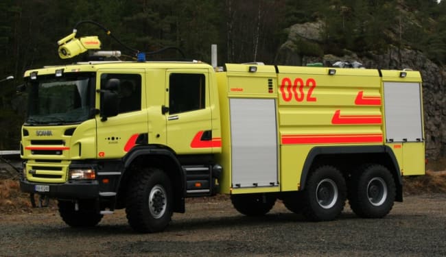 Flyplassbrannbil til Haugesund lufthavn, FLF 8000/500 på Scania P470CB 6x6, 470 hk, Automat