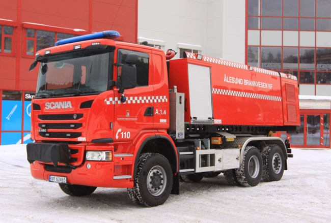 Vi gratulerer Ålesund Brannvesen KF med ny kroktankbil på Scania chassis