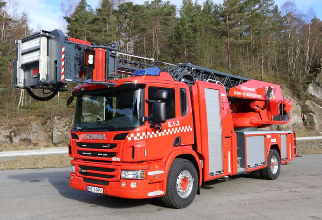 Vi gratulerer Kristiansund brann- og redningsvesen med ny Metz L2A-XS stigebil til erstatning for den gamle Metz L32 stigebil
