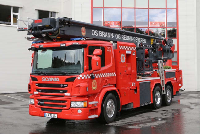 Vi gratulerer Os Brann- og redningsvesen med sitt første høyderedskap, en ny Metz B32 brannlift på Scania chassis