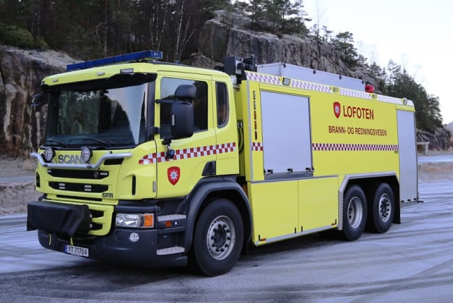 Vi gratulerer Lofoten Brann- og redningsvesen med ny branntankbil på Scania P450 DB 6x2*4 HNA chassis