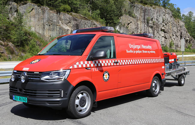 Vi gratulerer Unjárga Buollin ja gádjun/ Nesseby Brann og redning med ny fremskutt enhet på VW Transporter