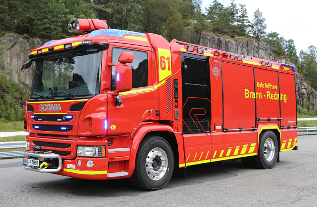 Vi gratulerer Oslo Lufthavn med ny brannbil med Rosenbauer AT påbygg og fjernstyrt takkanon på Scania chassis