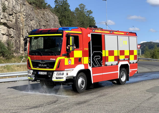 Vi gratulerer NORBRA IKS, Åfarnes stasjon, med ny brannbil på MAN chassis med Rosenbauer AT påbygg - slideshow 10