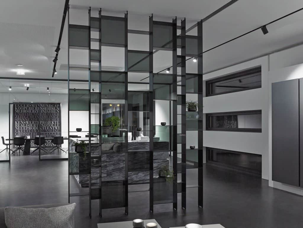 15 Square free standing installation