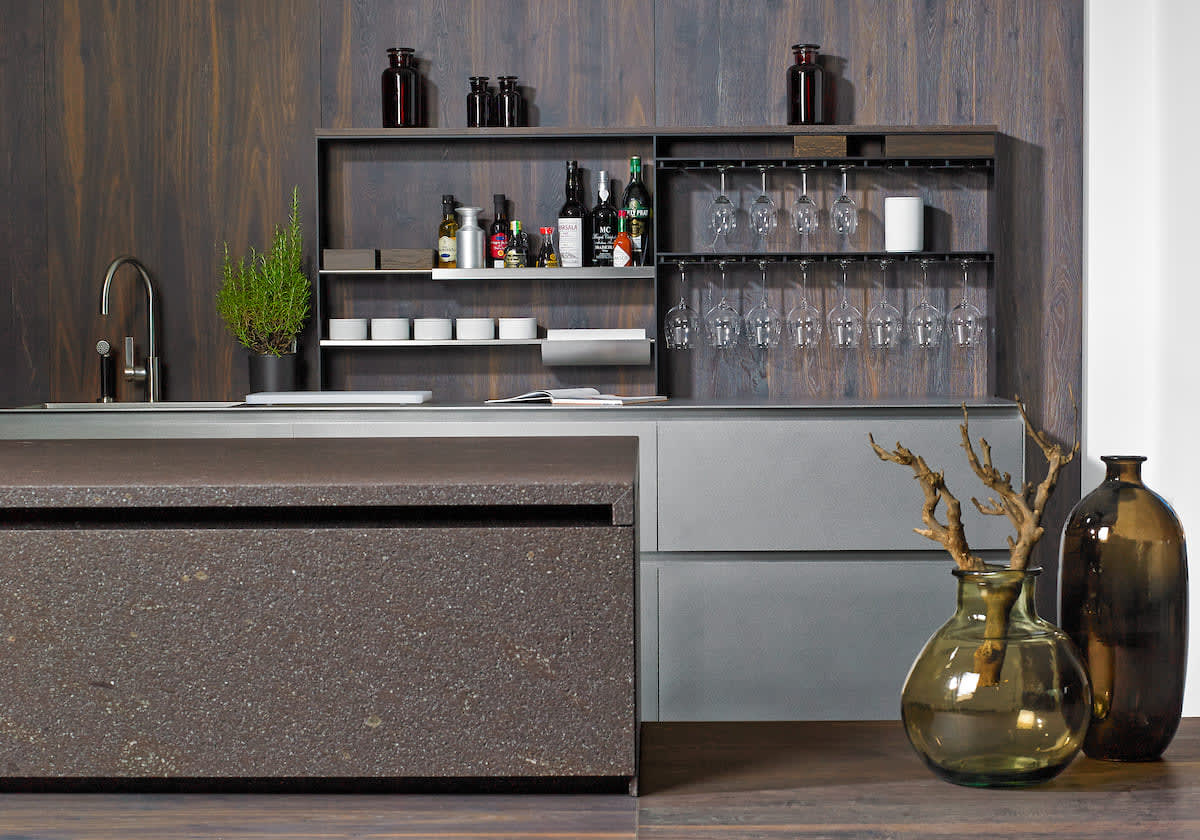 15-square wet bar backsplash shelving