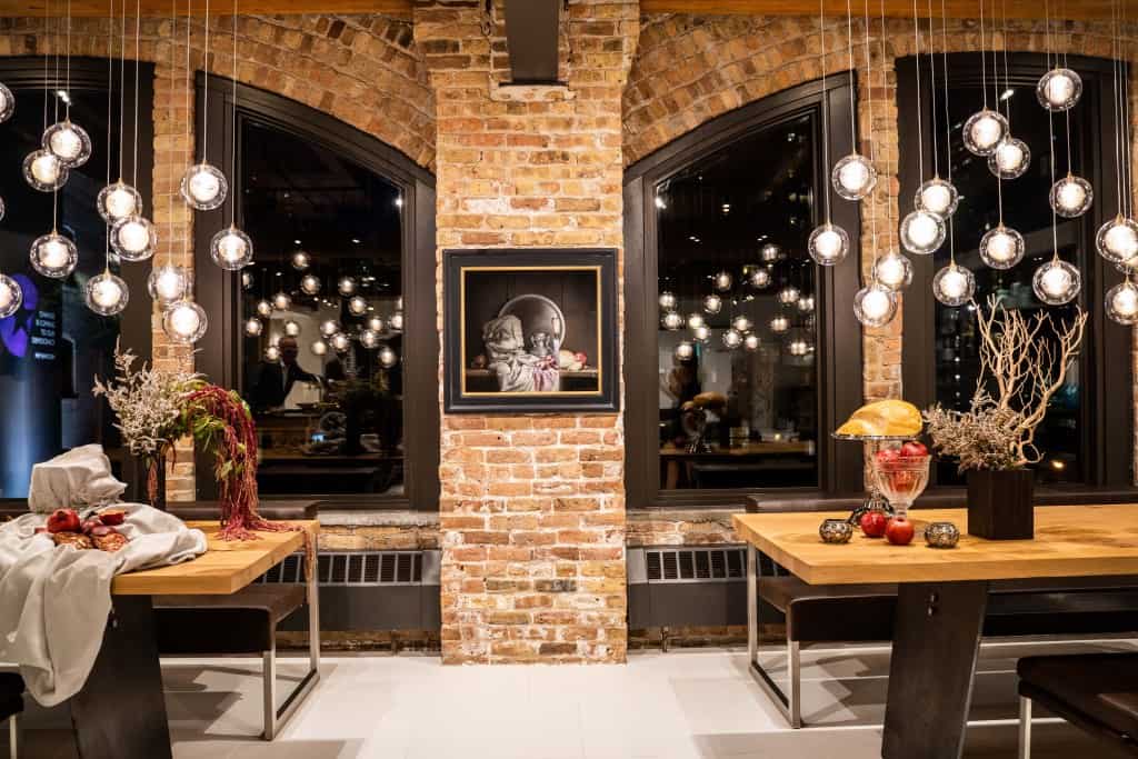 art vignette and fall decor at eggersmann chicago during the RNDD Gallery Walk 2018