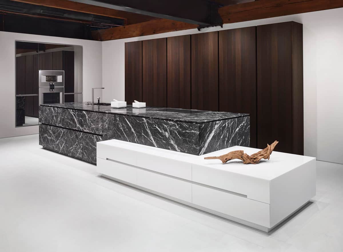 Vancouver smoked oak | Grigio Carnico limestone