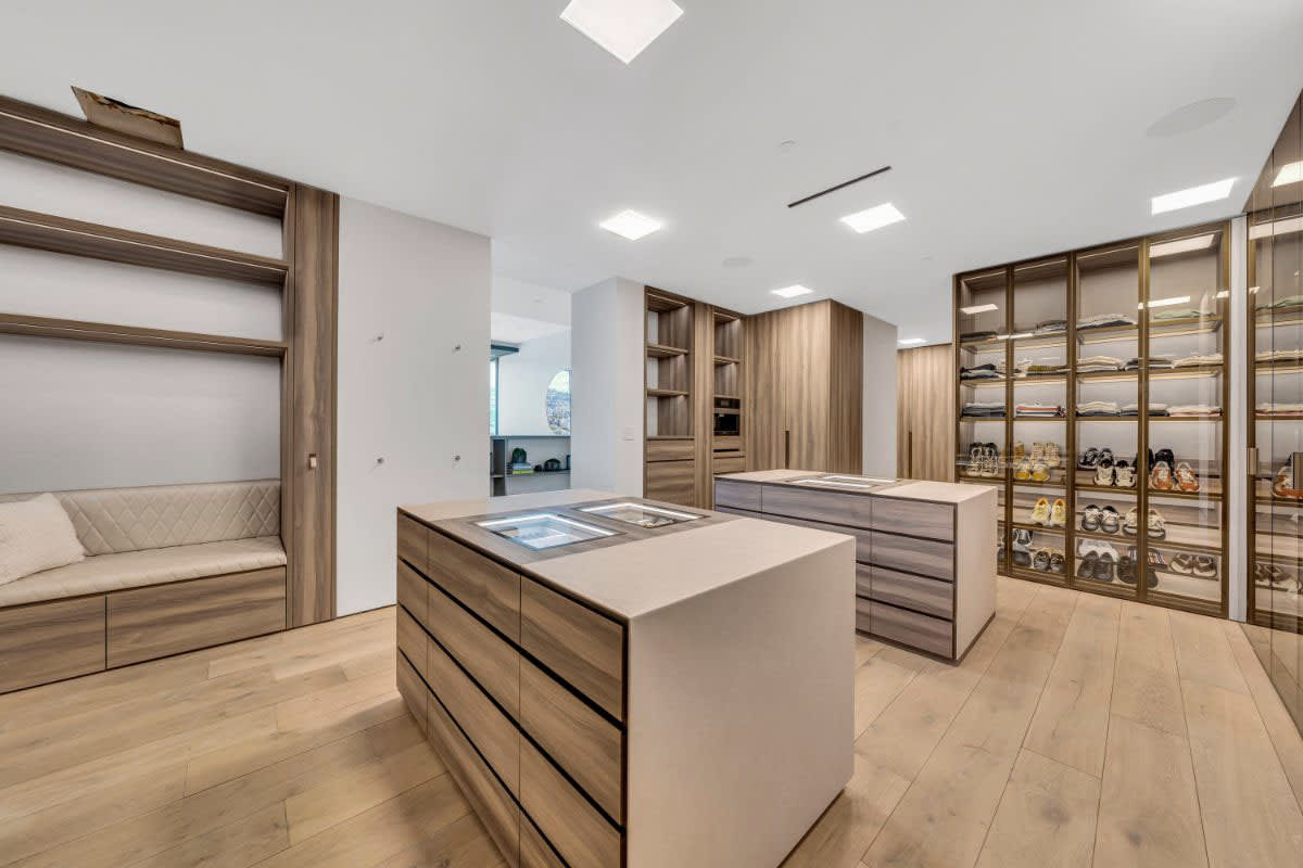 8899 beverly blvd jason oppenheim's master closet