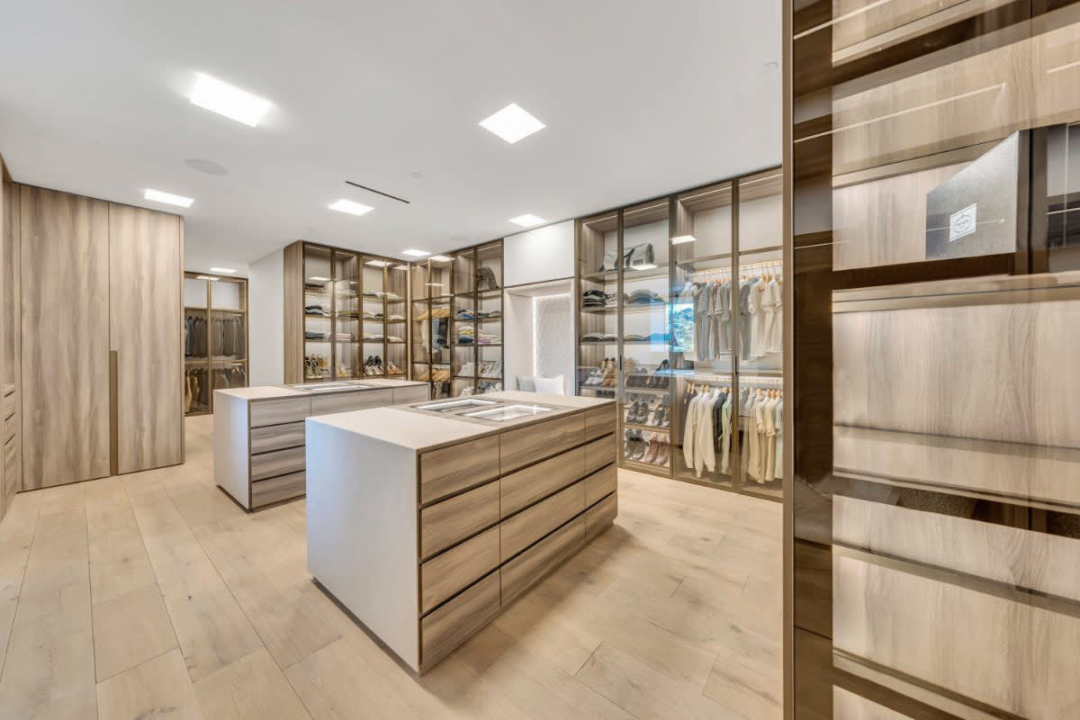 8899 beverly blvd jason oppenheim's master closet entrance