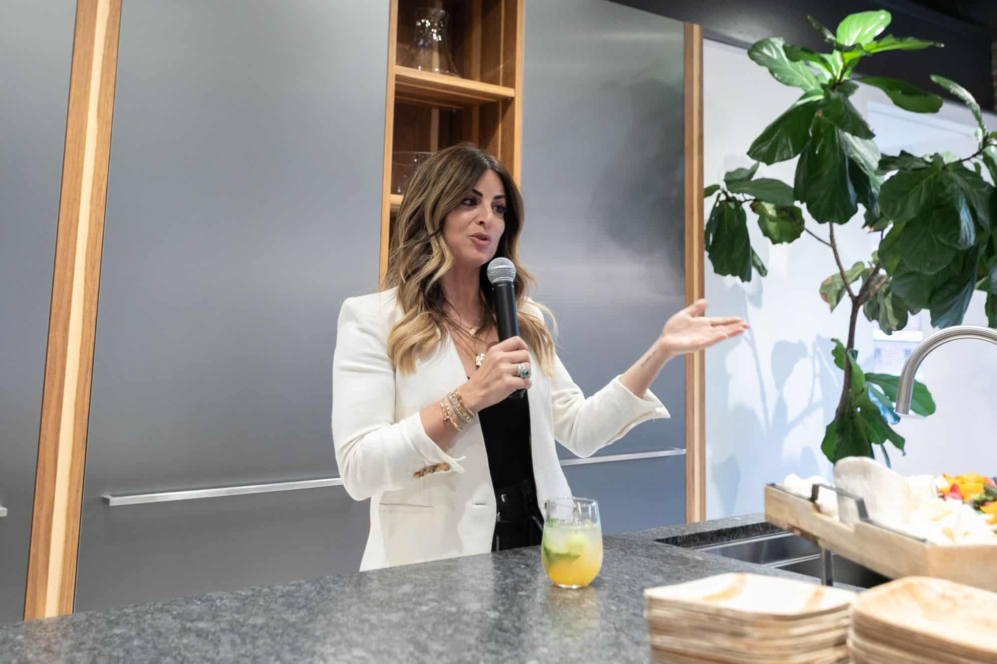 alison victoria speaking at eggersmann chicago