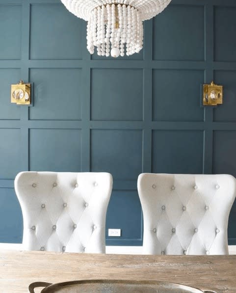 victoria hardy interior design vignette with tufted white high-backed chairsfeatured in the eggersmann showroom during the chicago rndd gallery walk 2019