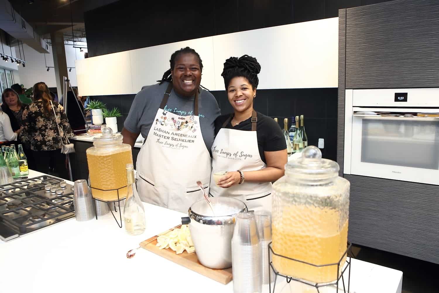 3 lumps of sugar prepared lemonade at the aia houston home tour appreciation party
