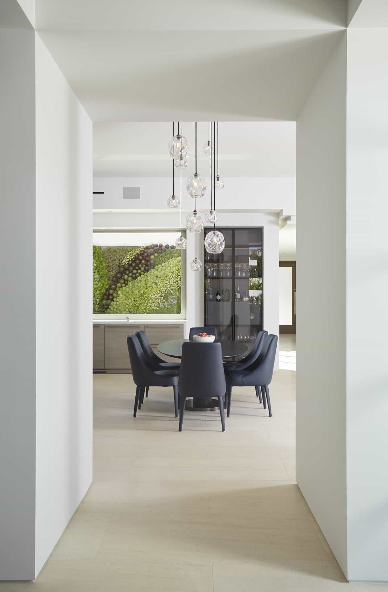 Elegant dining area in an eggersmann-built kitchen