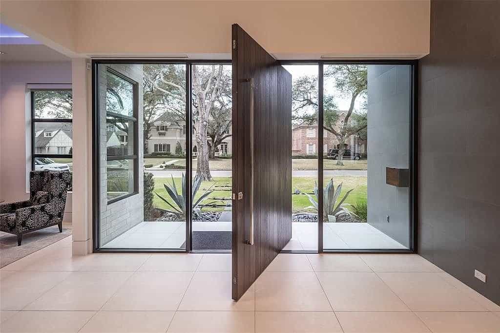 cantilevered front door of a tanglewood home in which the homeowners used many eggersmann and schmalenbach designs