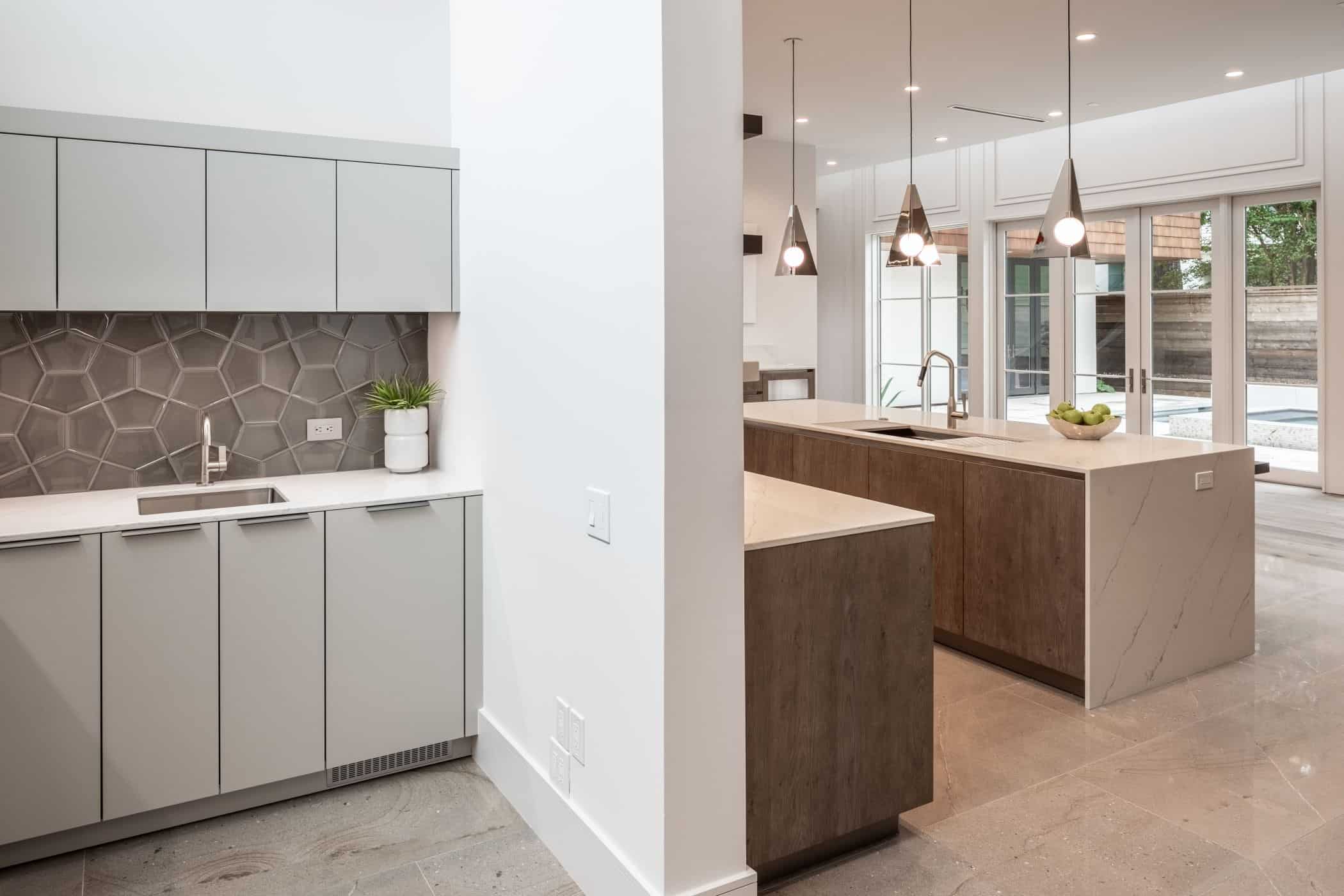 butlers pantry of a washington coalition memorial park area home in houston