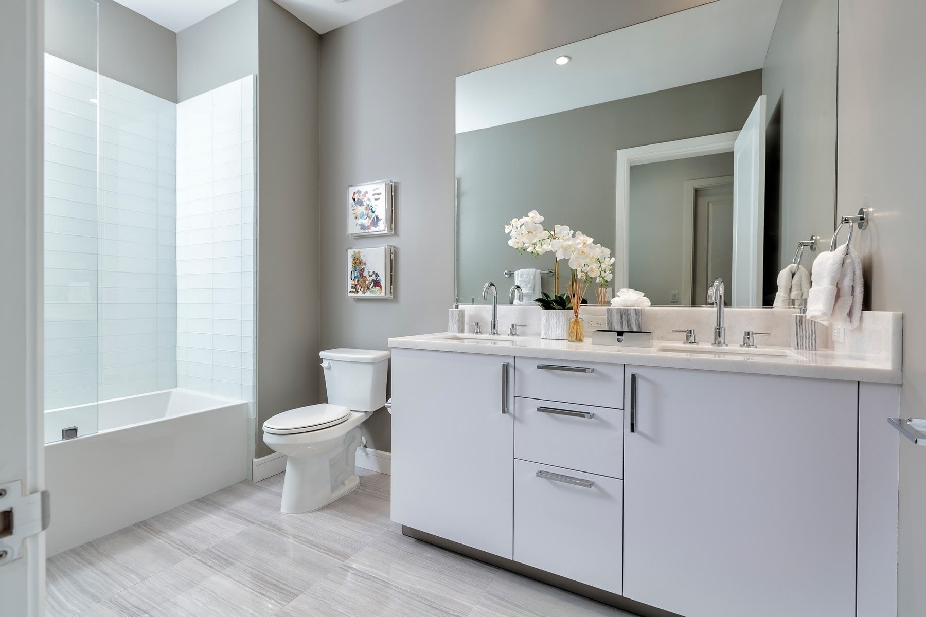 guest bath of the model unit of arabella luxury condos in houston