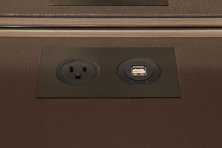 close up of flush outlets in a Schmalenbach closet for him