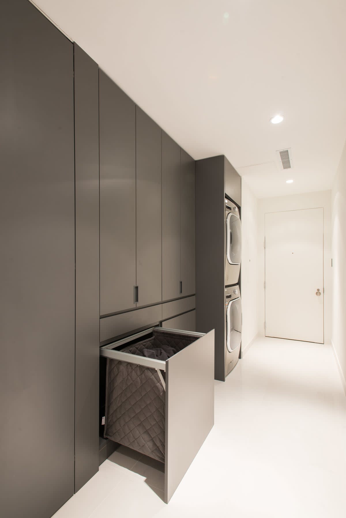 convenient pull-out bin for soiled laundry
