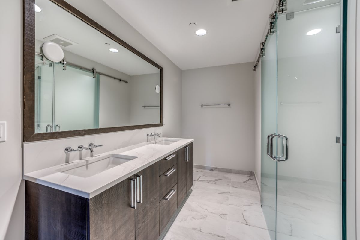 tahoe beach club master bath with double vanities