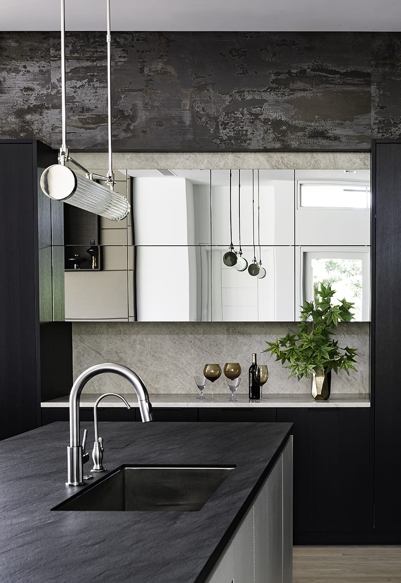 mirrored bar area of southwest contemporary kitchen designed by eggersmann dallas using the work's collection