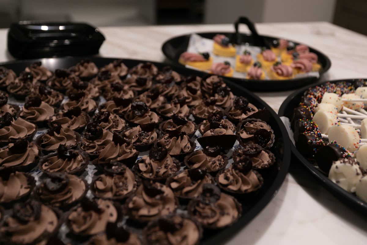bite-sized desserts served in eggersmann chicago showroom during the rndd gallery walk fall 2021