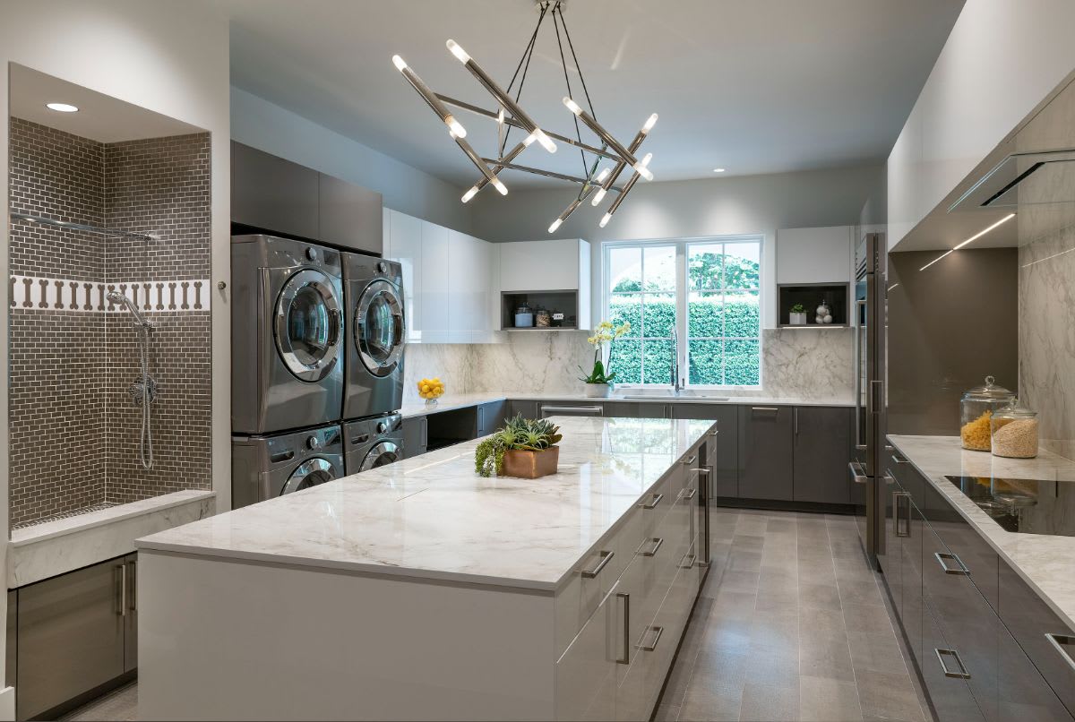 https://res.cloudinary.com/eggersmann-usa/w_auto,dpr_auto,q_auto,f_auto/auto-mapping-folder/2021/09/dallas-full-home-remodel-catering-kitchen-utility-room.jpg