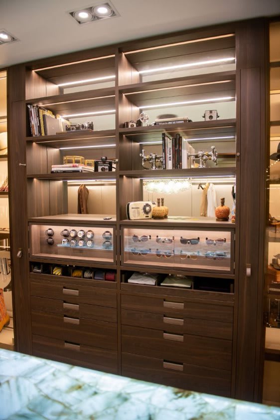 custom closet features in the luxury walk-in closet display in eggersmann houston