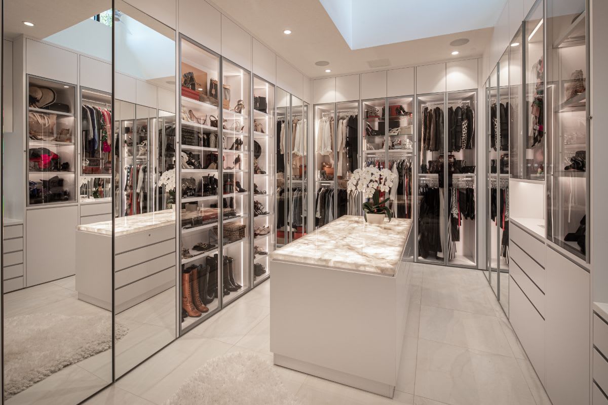 Luxury Walk-in Closets No Longer a Luxury — Platinum Kitchen Designs