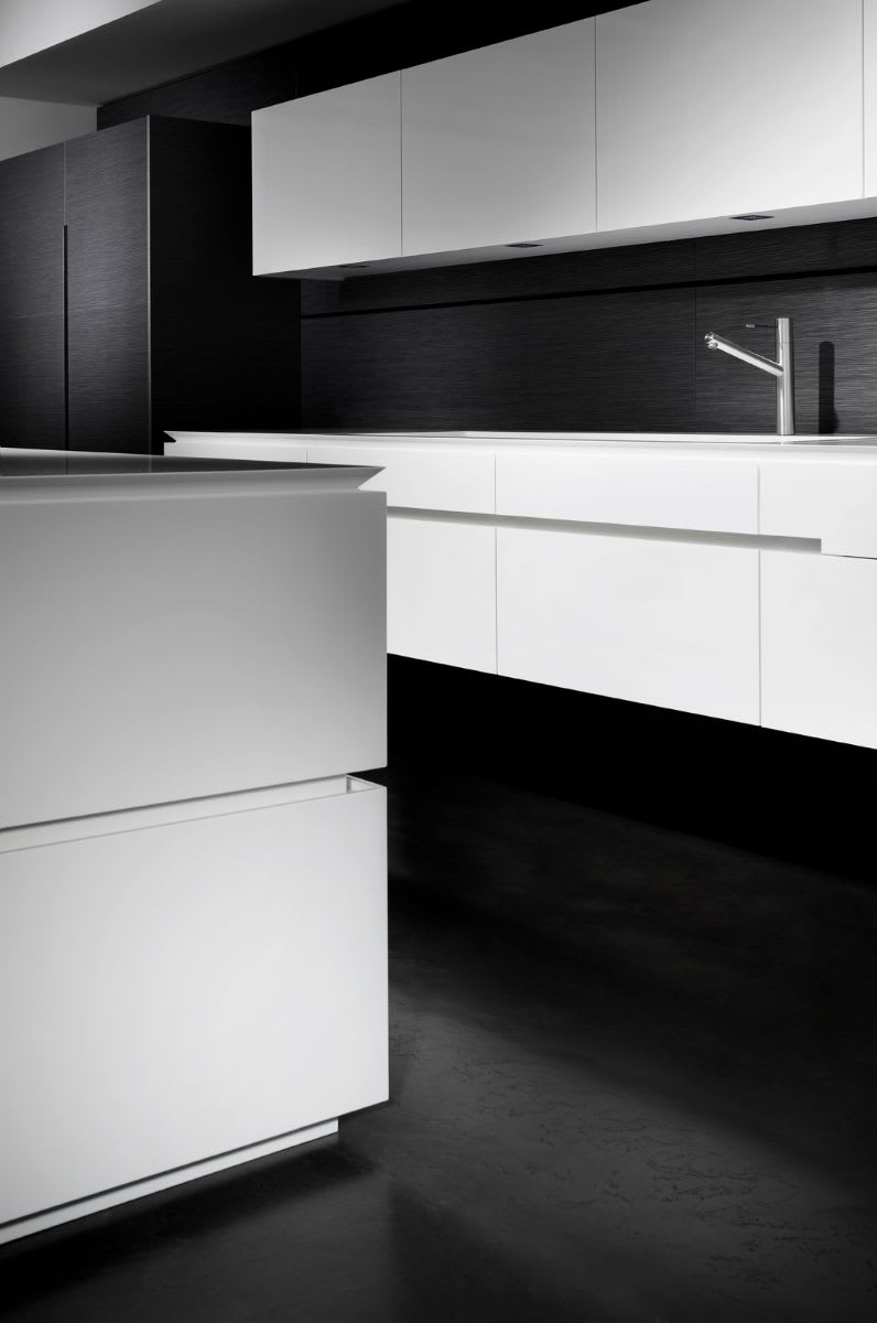 Luxury Black & White Kitchens - eggersmann