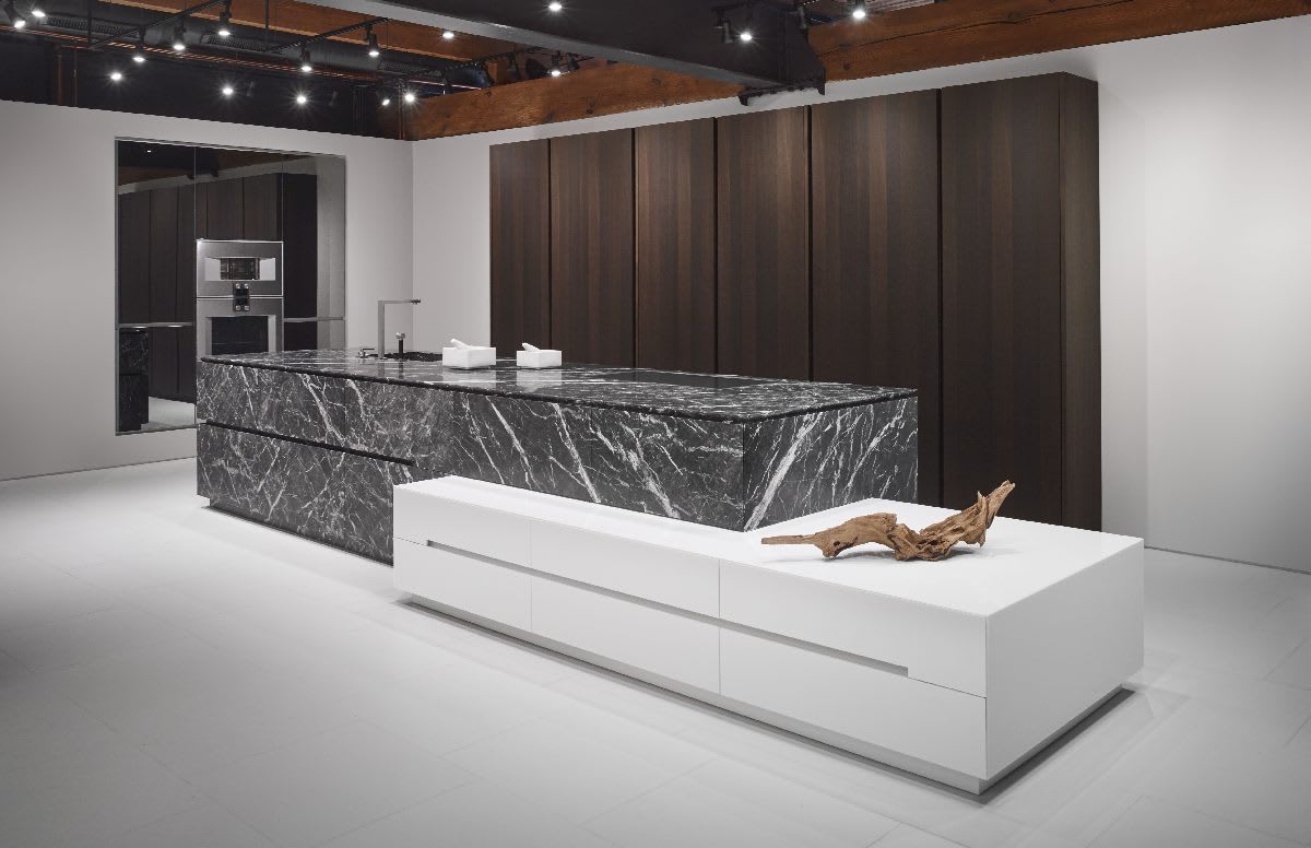 Luxury Black & White Kitchens - eggersmann