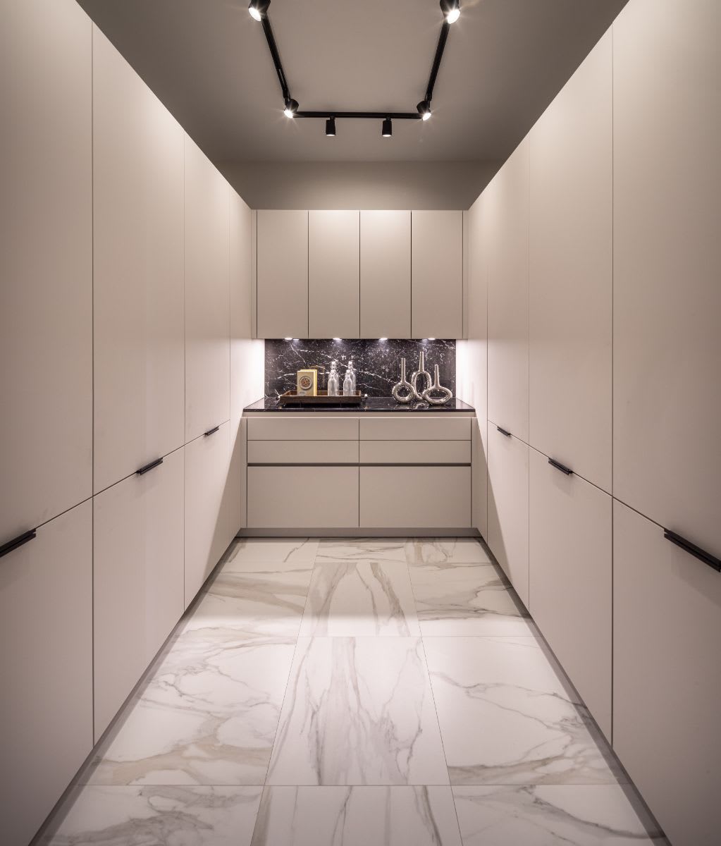 cavernous butler's pantry in a luxury modern new build in bunker hill village in houston cavernous butler's pantry in a luxury modern new build in bunker hill village in houston