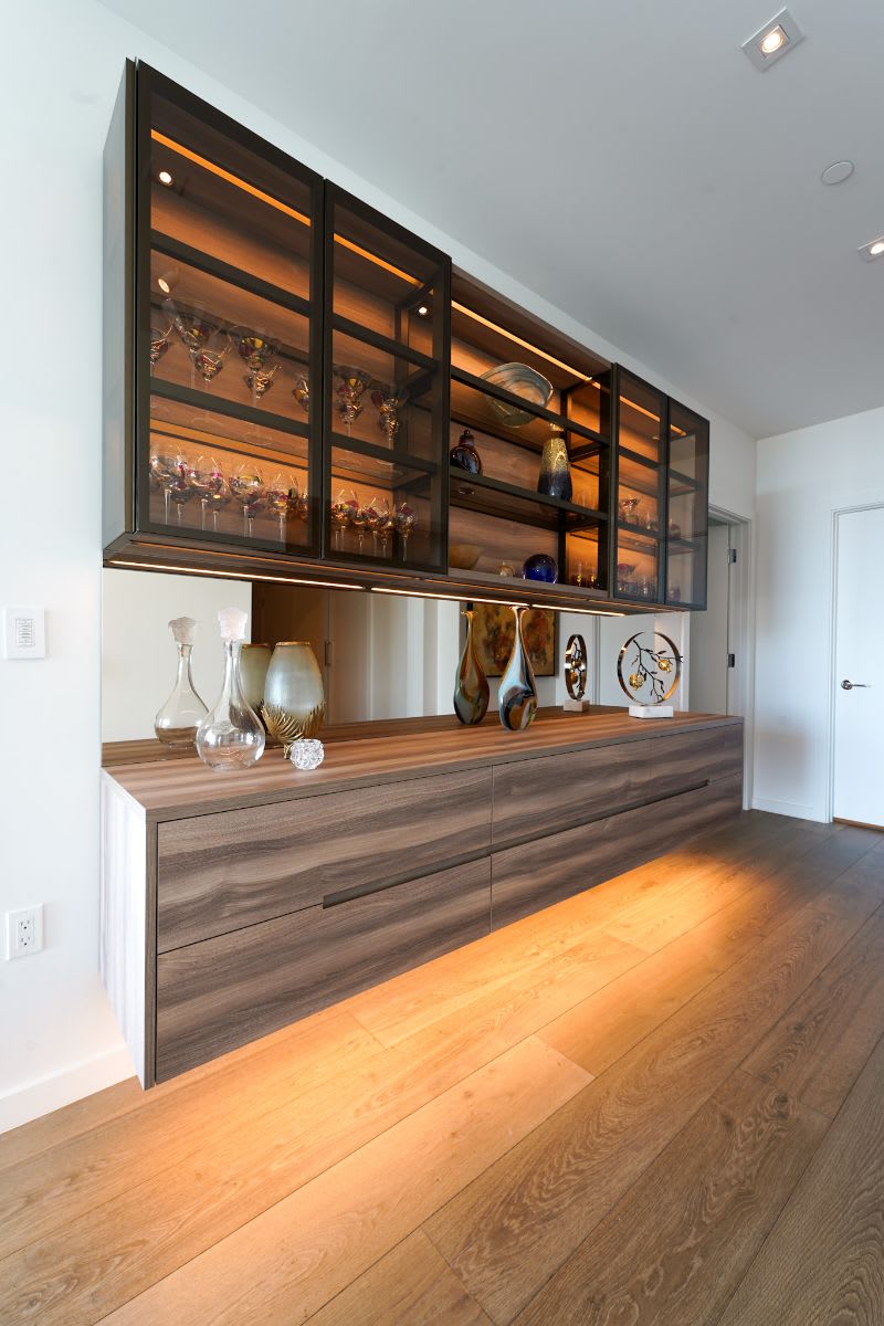 https://res.cloudinary.com/eggersmann-usa/w_auto,dpr_auto,q_auto,f_auto/auto-mapping-folder/2022/06/four-seasons-residences-la-built-in-furniture-entry-way-hallway-cabinetry.jpg