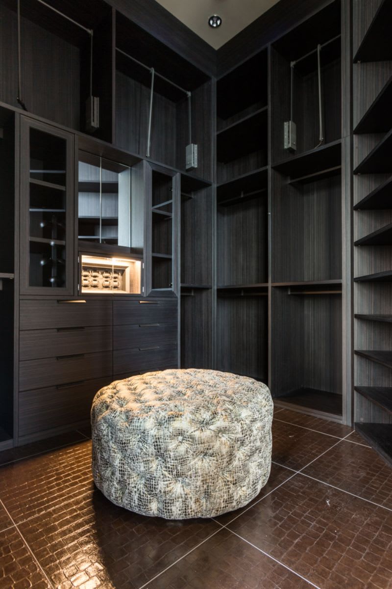 houston-high-rise-astoria-penthouse-master-closet