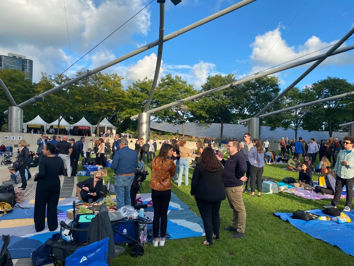 crowd on great lawn at aia designnight 2022