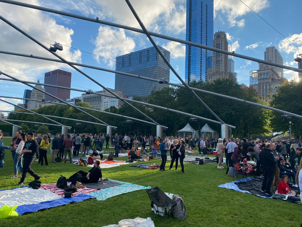 crowd of architects and designers on great lawn at aia designnight 2022
