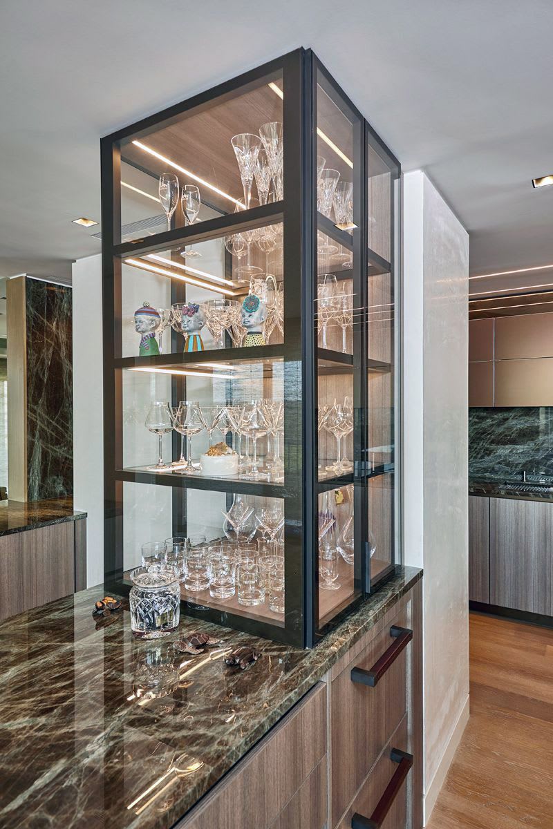 eggersmann aluminum-framed glass encased countertop display case