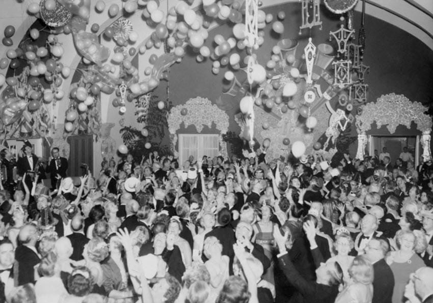 opening day on new year's eve 1930 at the surf club