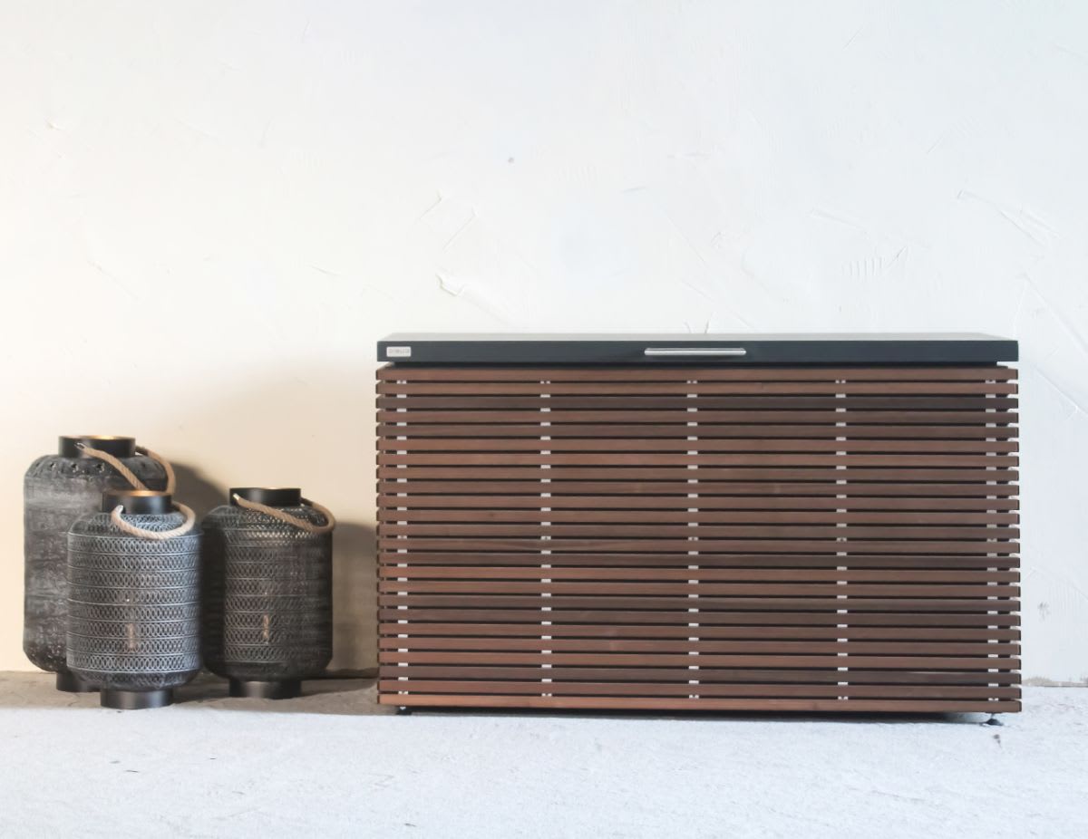 cubic outdoor sideboard slatted front with keronsene heaters