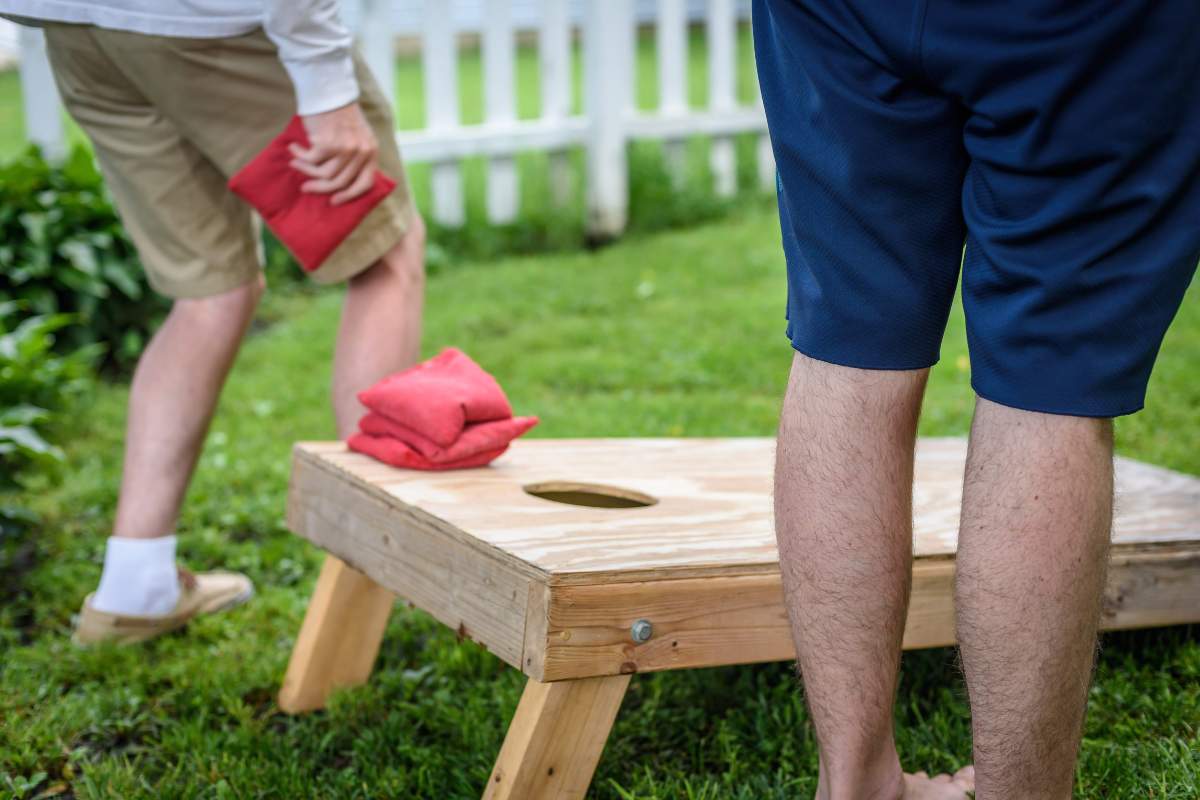 eggersmann-outdoor-living-cornhole-game