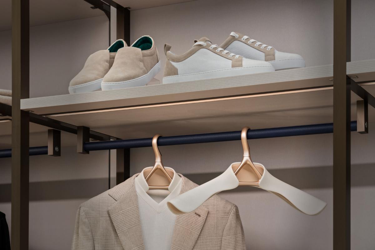 lou hansell luxury hangers in h-series rose gold finish