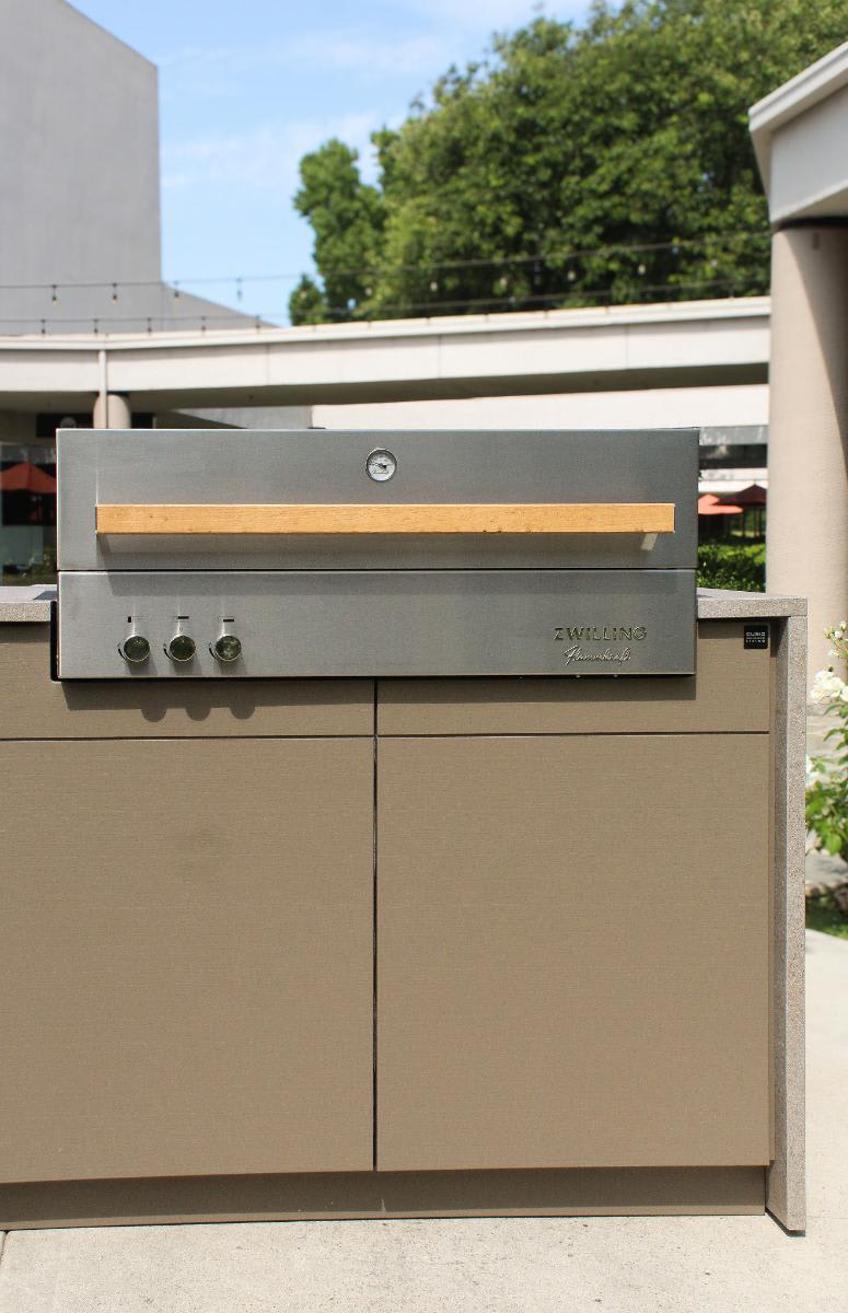 zwilling flammkraft luxury grill in an outdoor kitchen outside eggersmann Laguna showroom