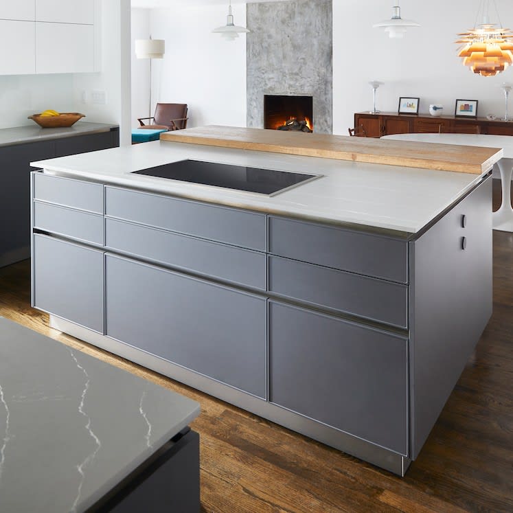 Modern Dallas project with Toledo Graphite and Chablis Bartop, mixed with Modena Pearl White. designed by Kegan Wilson